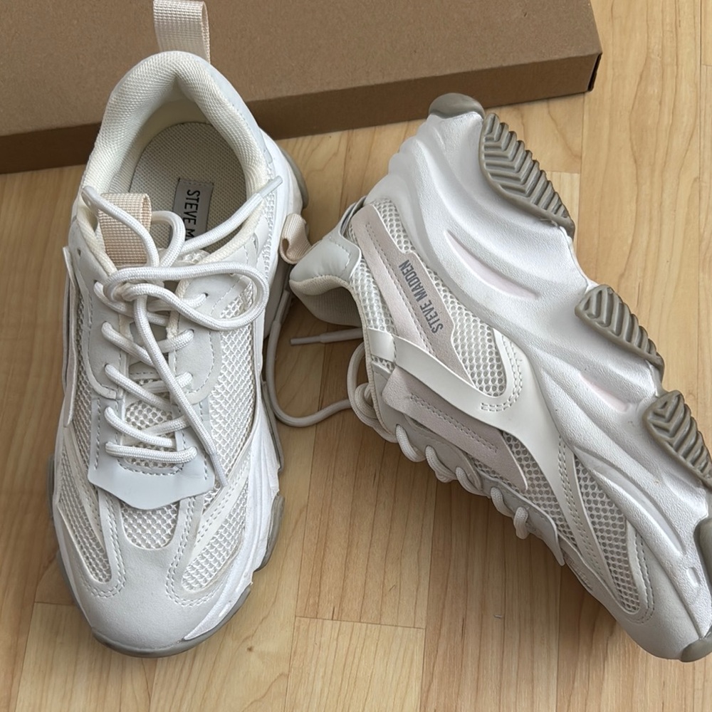 Steve Madden White Chunky Sneakers Modern Design - Possession E (EUC) - Picture 2 of 9